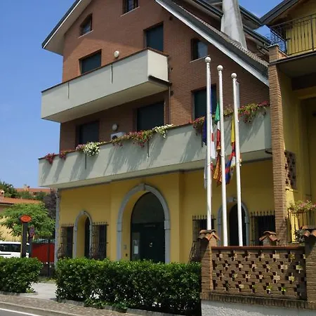 Borromeo Residenze Service S.a.s * Peschiera Borromeo